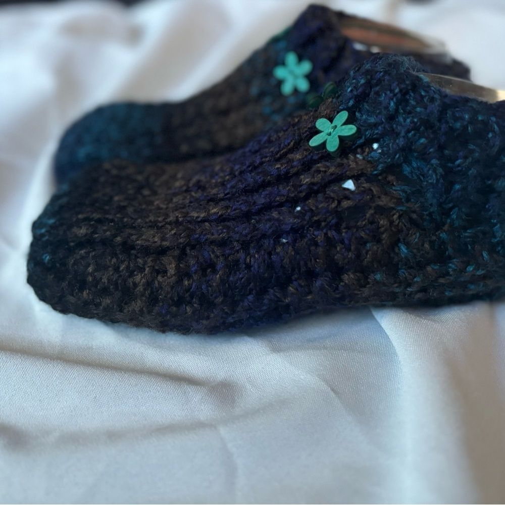 NEW Adult Crocheted Booties Medium - Picture 5 of 6